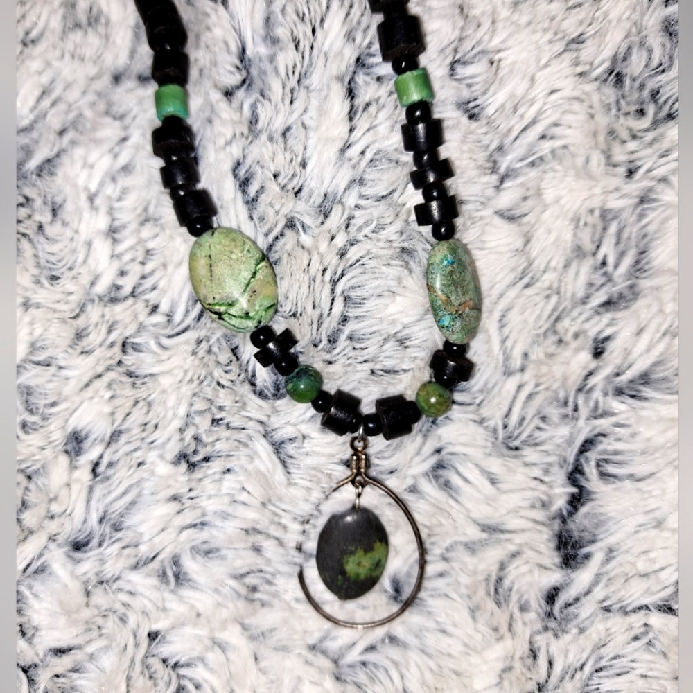 Turquoise & glass beaded neclace